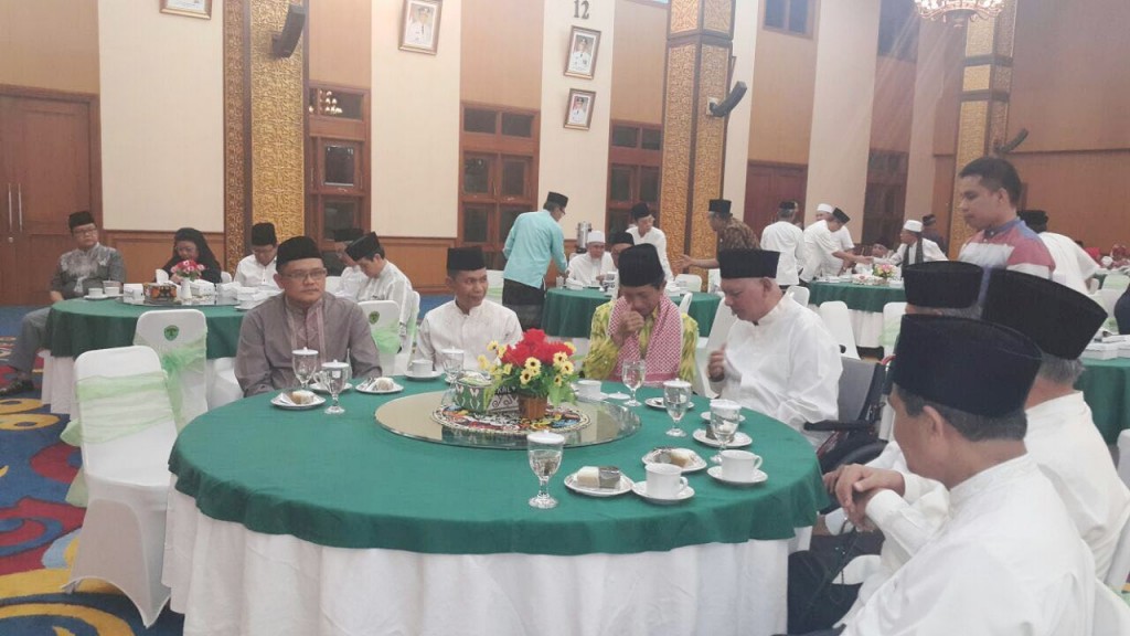 Dr. H Mukhamad Ilyasin, M.Pd bersama Gubernur Kaltim dan Prof. Dr H Nasaruddin Umar