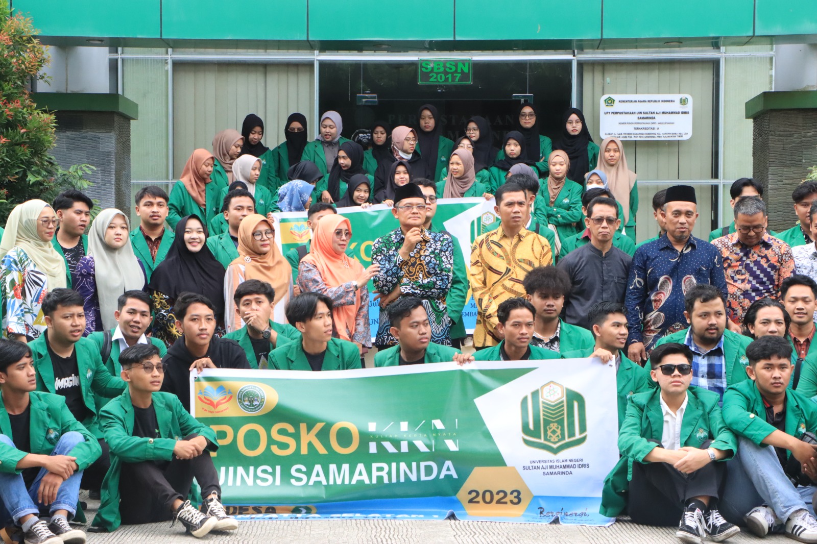 Rektor UINSI Samarinda Melepas 1307 Mahasiswa KKN 2023 – UINSI Samarinda